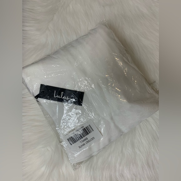 NWT! LuLu’s Wedding Dress - Picture 6 of 9